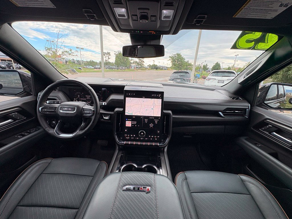 Used 2025 GMC Yukon AT4 AWD/4WD image 14