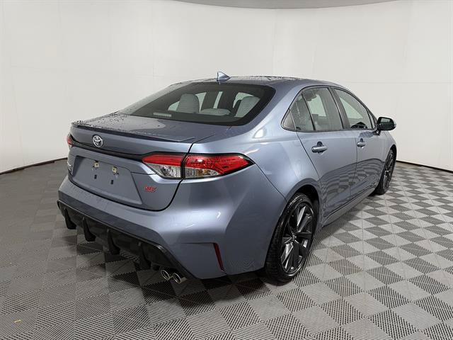 Used 2023 Toyota Corolla SE w/ Carpet Mat Package (TMS) FWD image 5