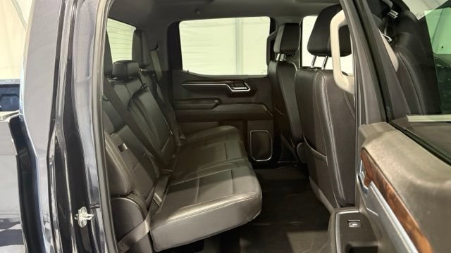 Used 2025 GMC Sierra 1500 SLT AWD/4WD image 25