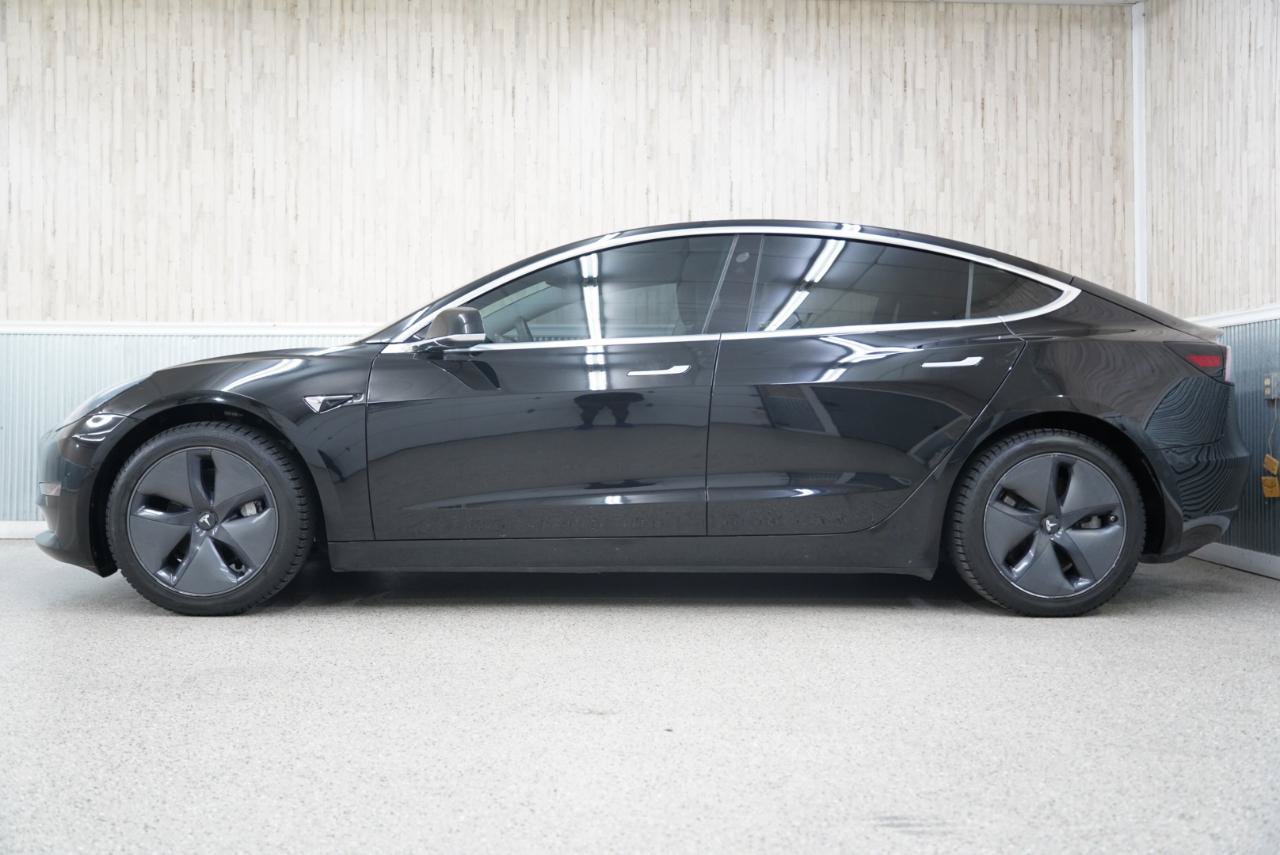 Used 2020 Tesla Model 3 Standard Range Plus RWD image 5
