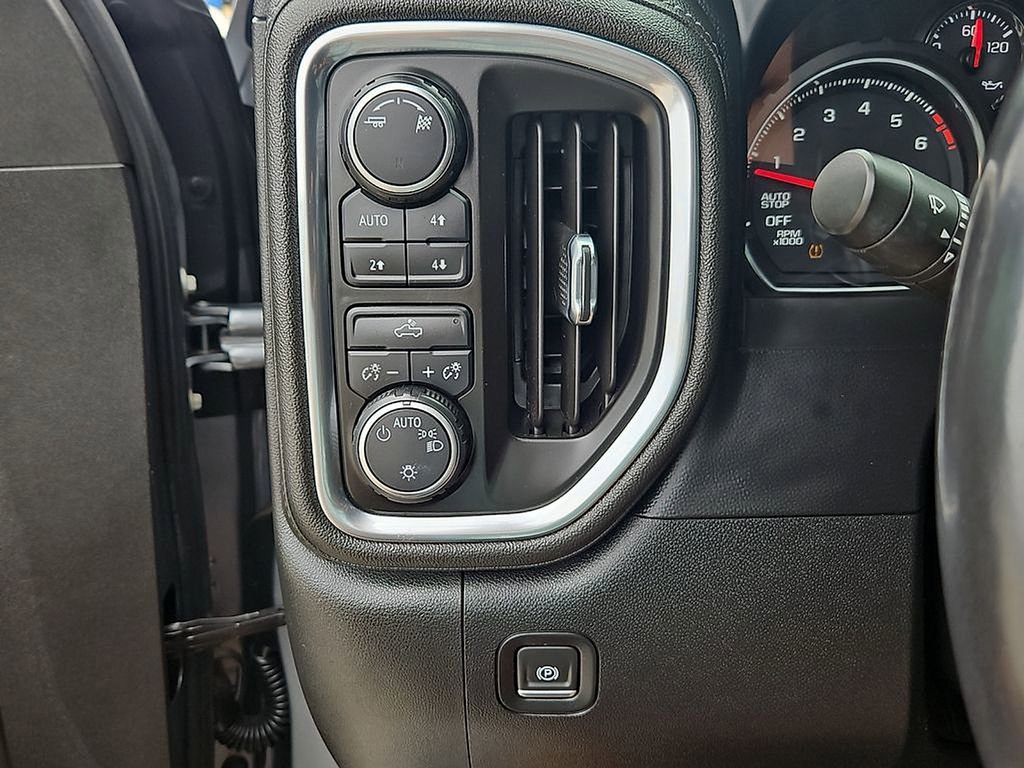 Used 2019 Chevrolet Silverado 1500 LT w/ Texas Edition image 24