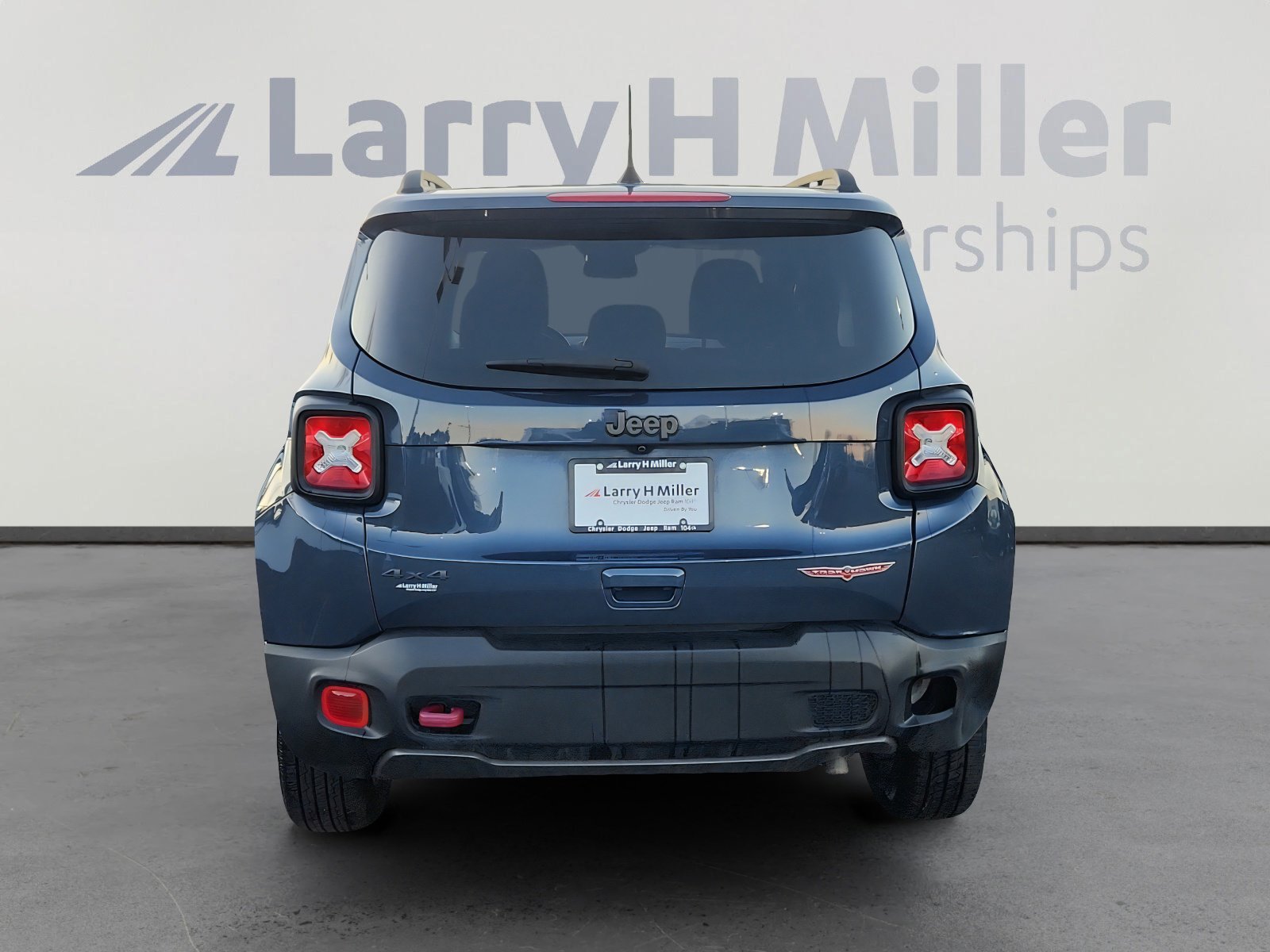 Used 2021 Jeep Renegade Trailhawk image 5