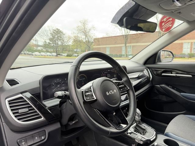 Certified 2024 Kia Seltos S image 11