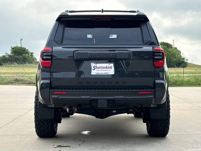 Used 2025 Toyota 4Runner SR5 AWD/4WD image 8