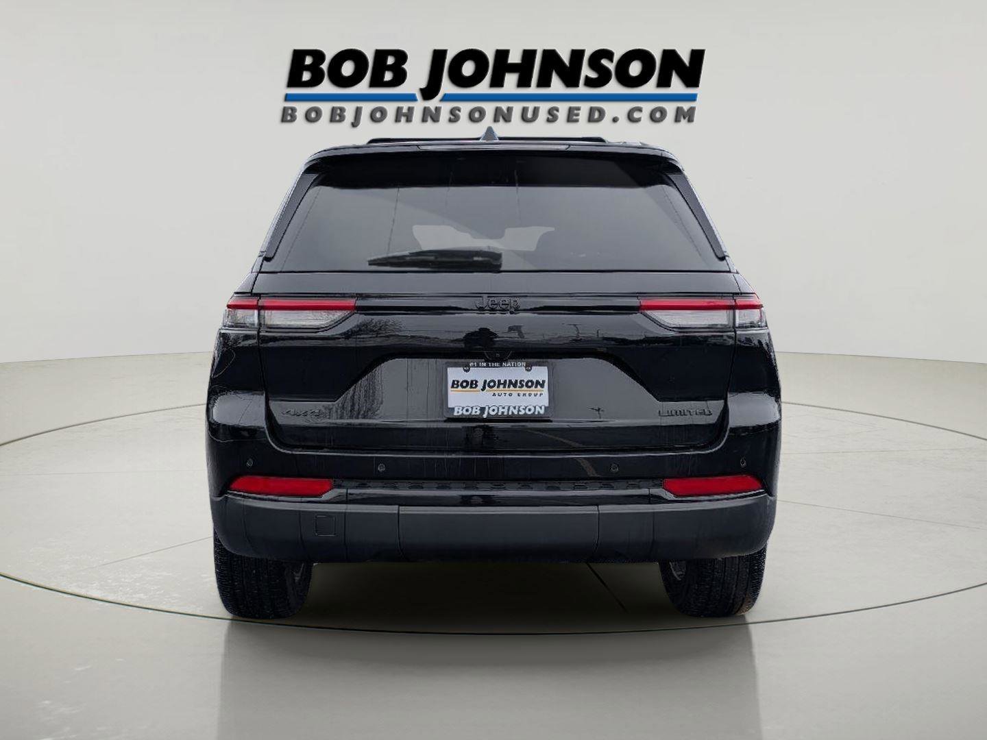 Used 2024 Jeep Grand Cherokee Limited w/ Black Appearance Package image 5