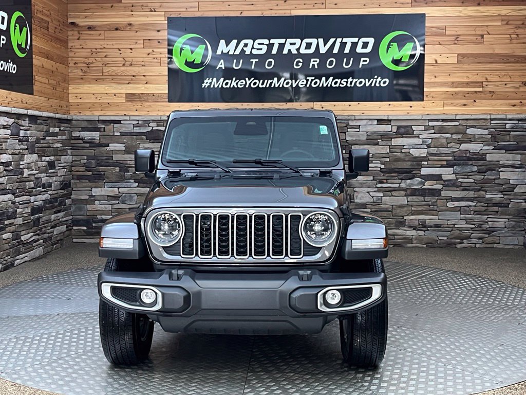 Used 2026 Jeep Wrangler Unlimited Sahara AWD/4WD image 4
