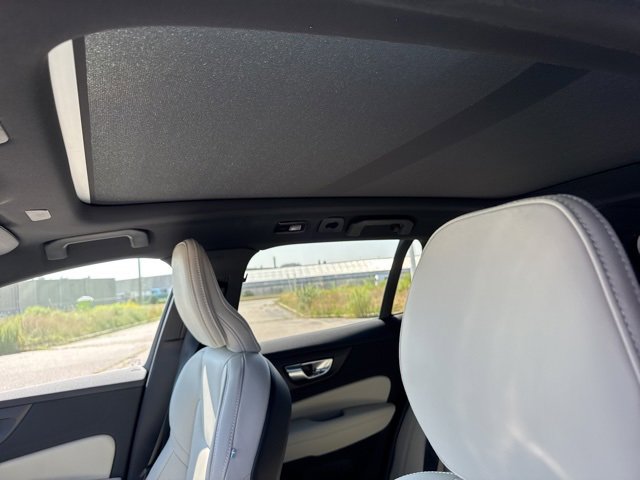 New 2026 Volvo V60 B5 Cross Country Ultra w/ Protection Package Premier image 10