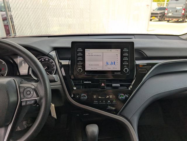 Used 2022 Toyota Camry LE FWD image 3