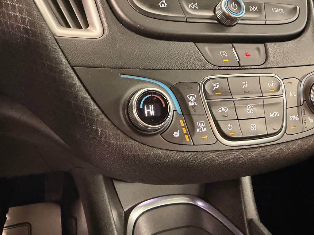 Used 2024 Chevrolet Malibu LT image 24