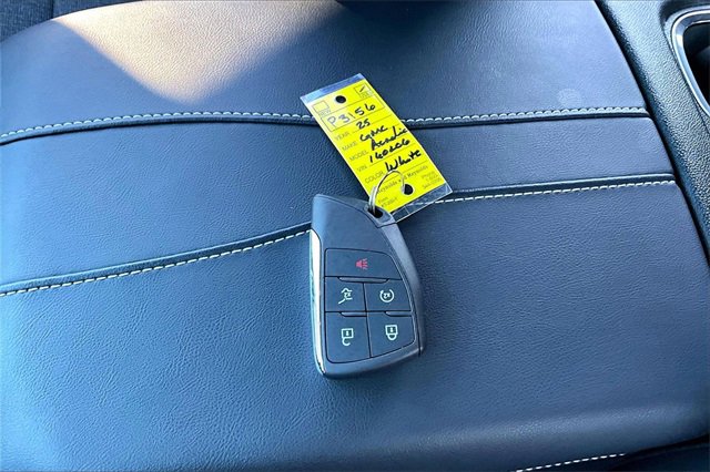 Used 2025 GMC Acadia Elevation image 36