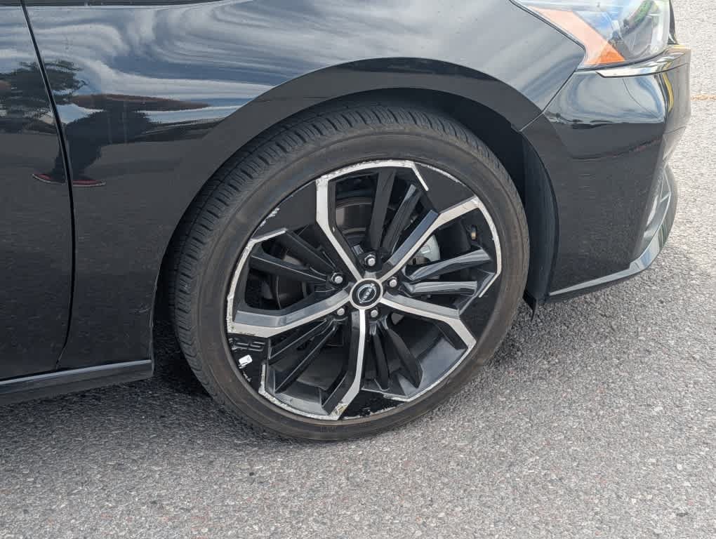Used 2024 Nissan Altima 2.5 SR FWD image 13