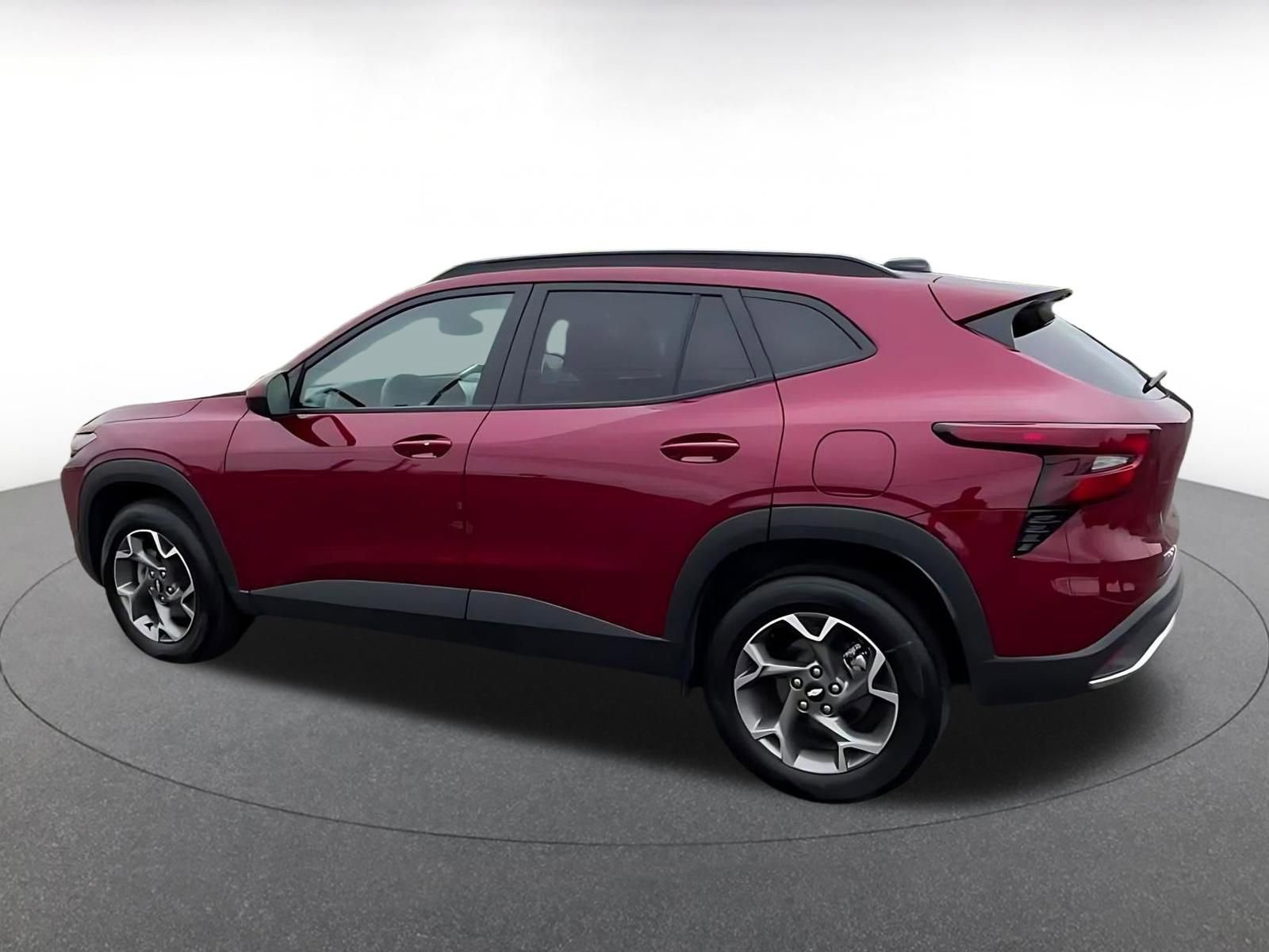 Used 2025 Chevrolet Trax LT w/ LT Convenience Package FWD image 10
