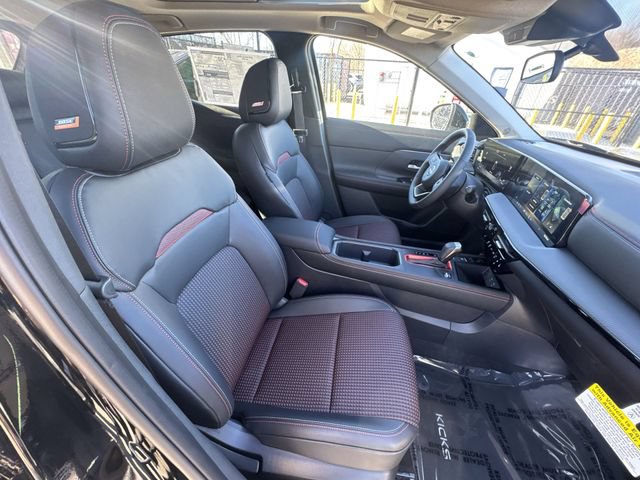 New 2026 Nissan Kicks SR w/ SR Premium Package AWD/4WD image 24