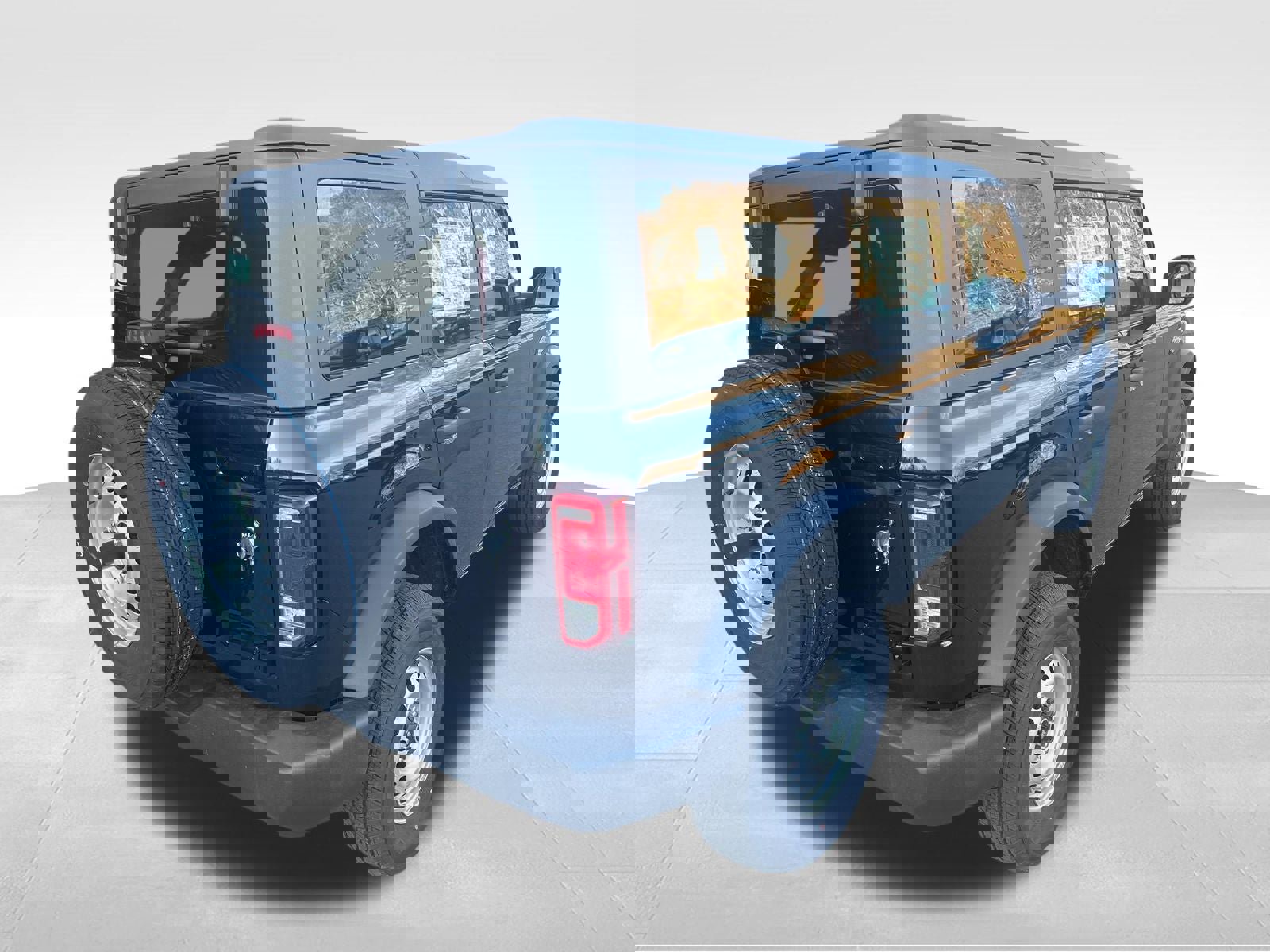 New 2025 Ford Bronco 4-Door image 6