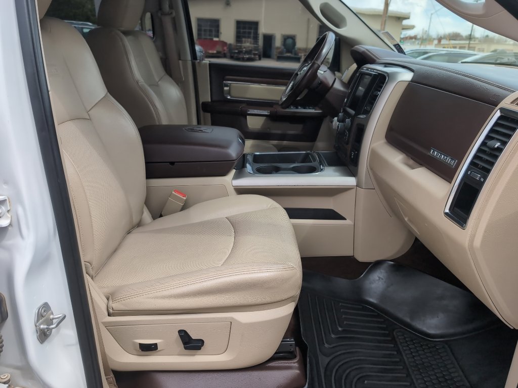 Used 2017 RAM 1500 Laramie w/ Convenience Group AWD/4WD image 21