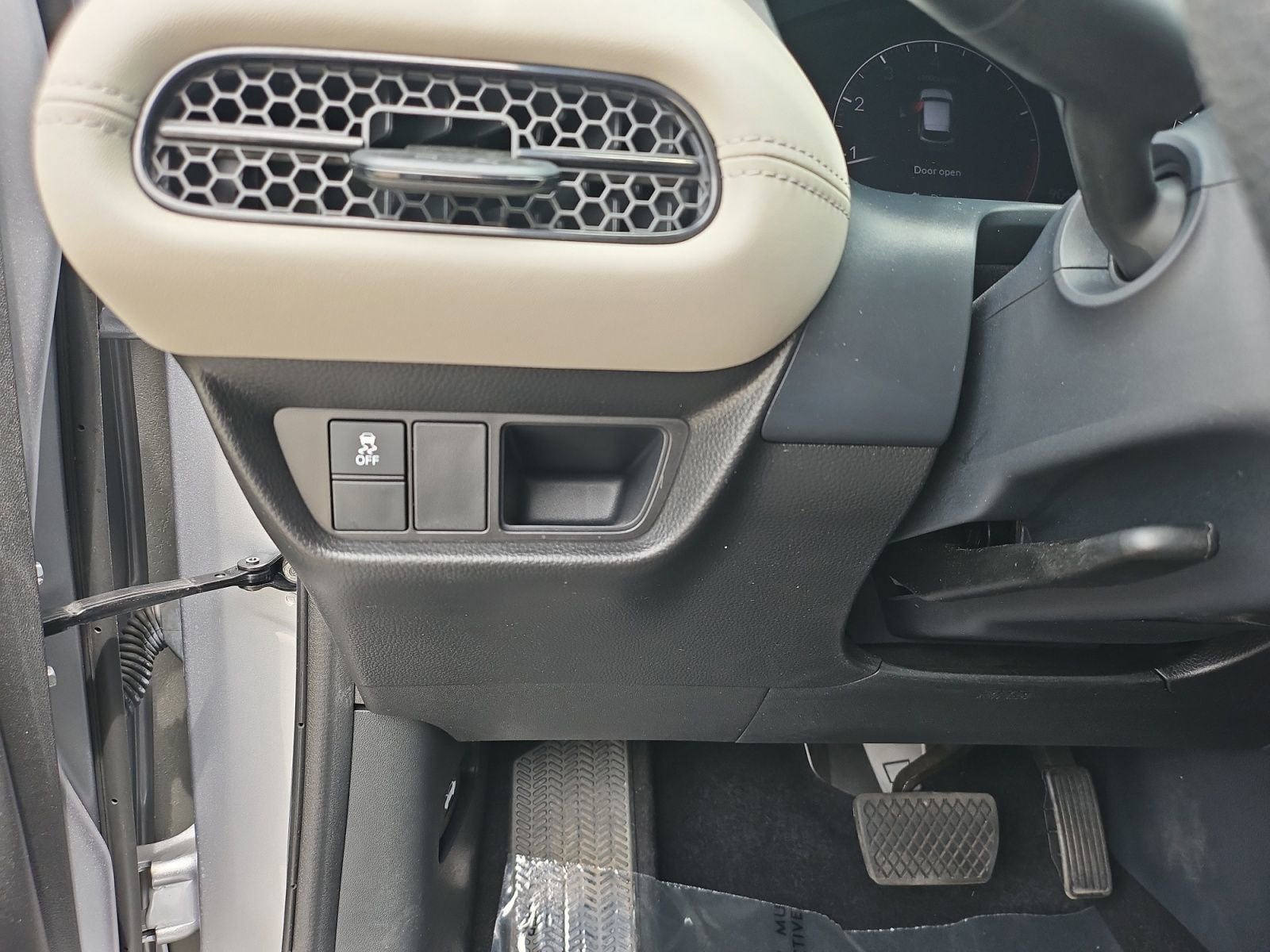 Used 2023 Honda HR-V LX image 19