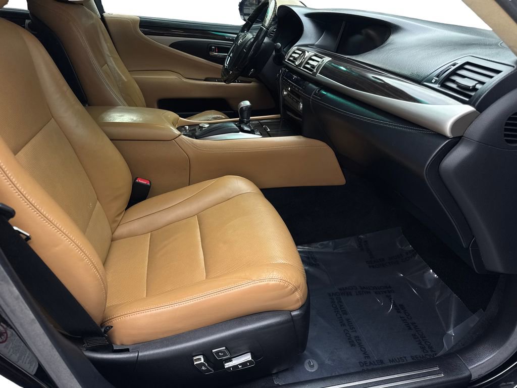 Used 2013 Lexus LS 460 L w/ Preferred Accessory Package image 44