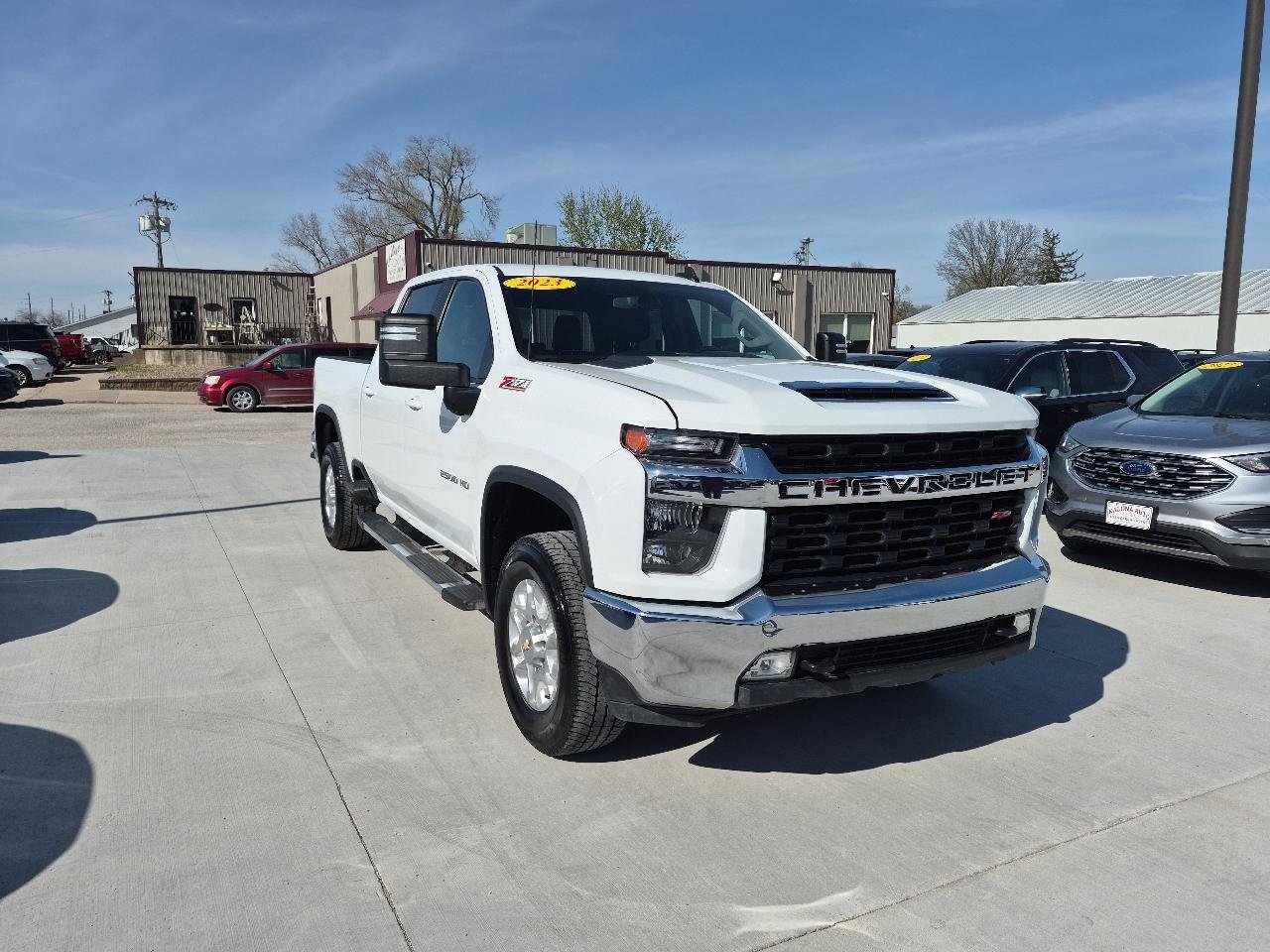 Used 2023 Chevrolet Silverado 2500 LT w/ Convenience Package AWD/4WD image 4