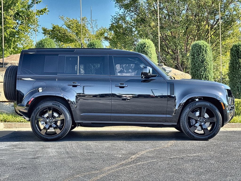 New 2026 Land Rover Defender 110 X-Dynamic SE AWD/4WD image 6