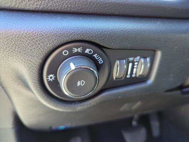 New 2026 Chrysler Pacifica Select image 16