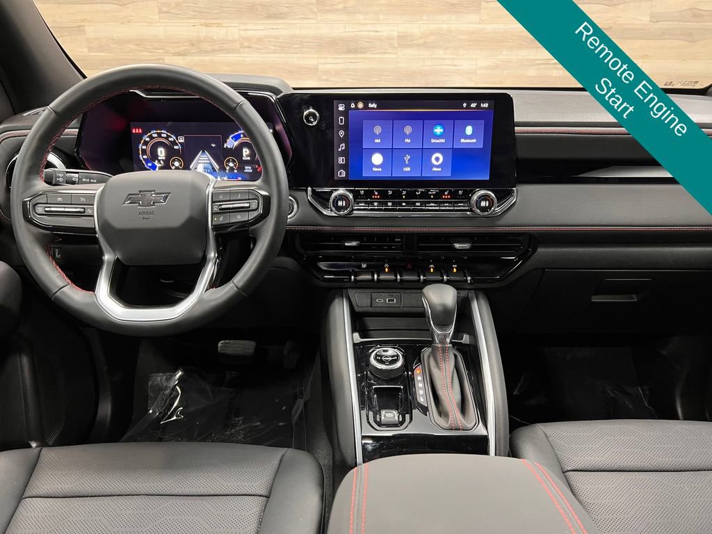 Used 2025 Chevrolet Colorado Z71 w/ Midnight Edition image 2