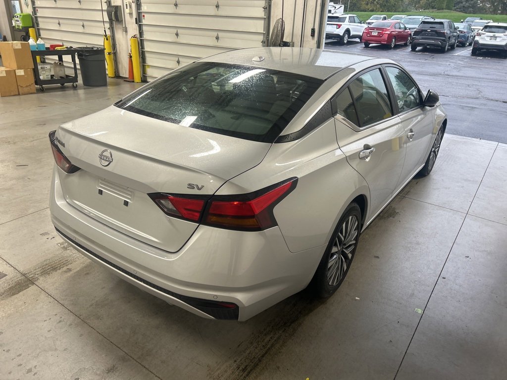 Used 2024 Nissan Altima 2.5 SV image 6