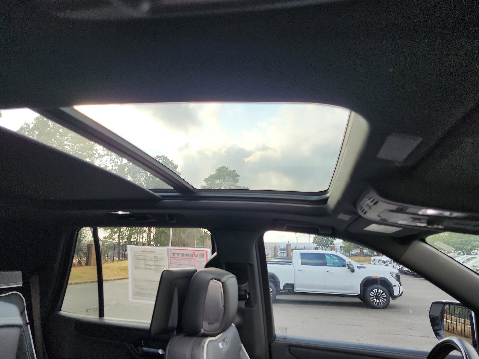 Certified 2025 GMC Yukon AT4 Ultimate w/ LPO, Floor Liner Package image 9