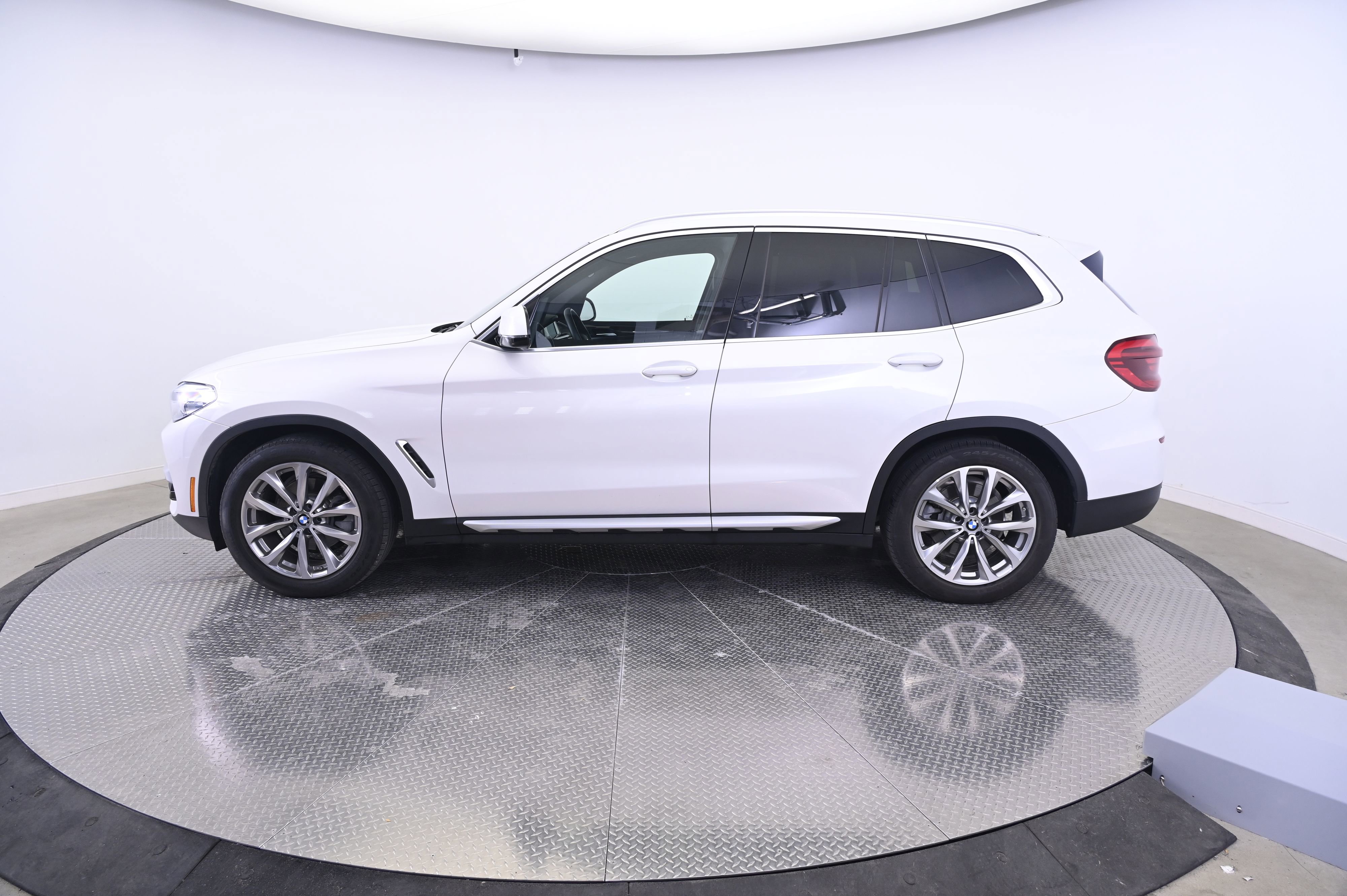 Used 2019 BMW X3 xDrive30i w/ Convenience Package AWD/4WD image 2