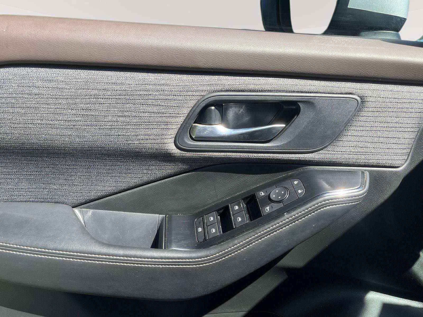 Certified 2023 Nissan Rogue SV AWD/4WD image 19