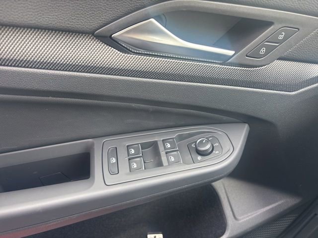 New 2025 Volkswagen GTI SE FWD image 39