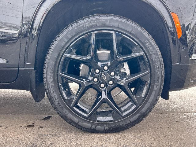 New 2026 Chevrolet Traverse RS w/ LPO, Floor Liner Package FWD image 16