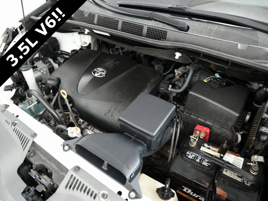 Used 2019 Toyota Sienna Limited Premium image 61