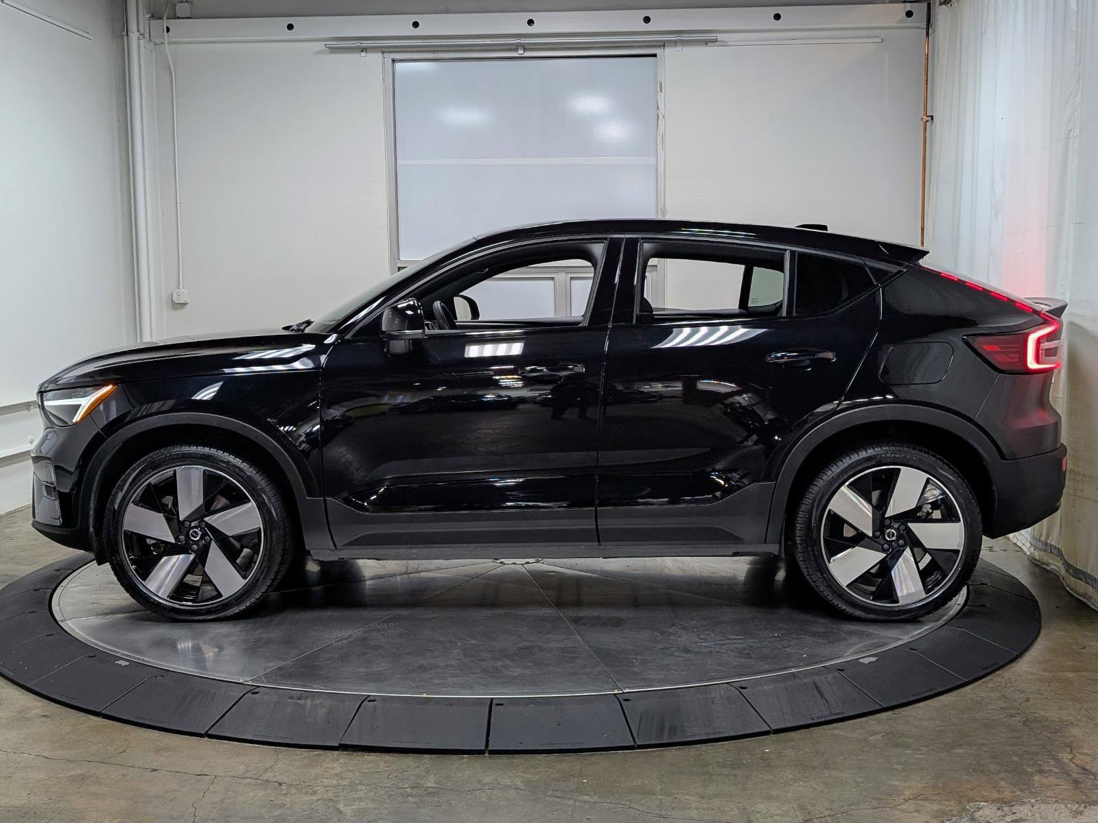 Used 2023 Volvo C40 P8 Recharge Ultimate AWD/4WD image 4