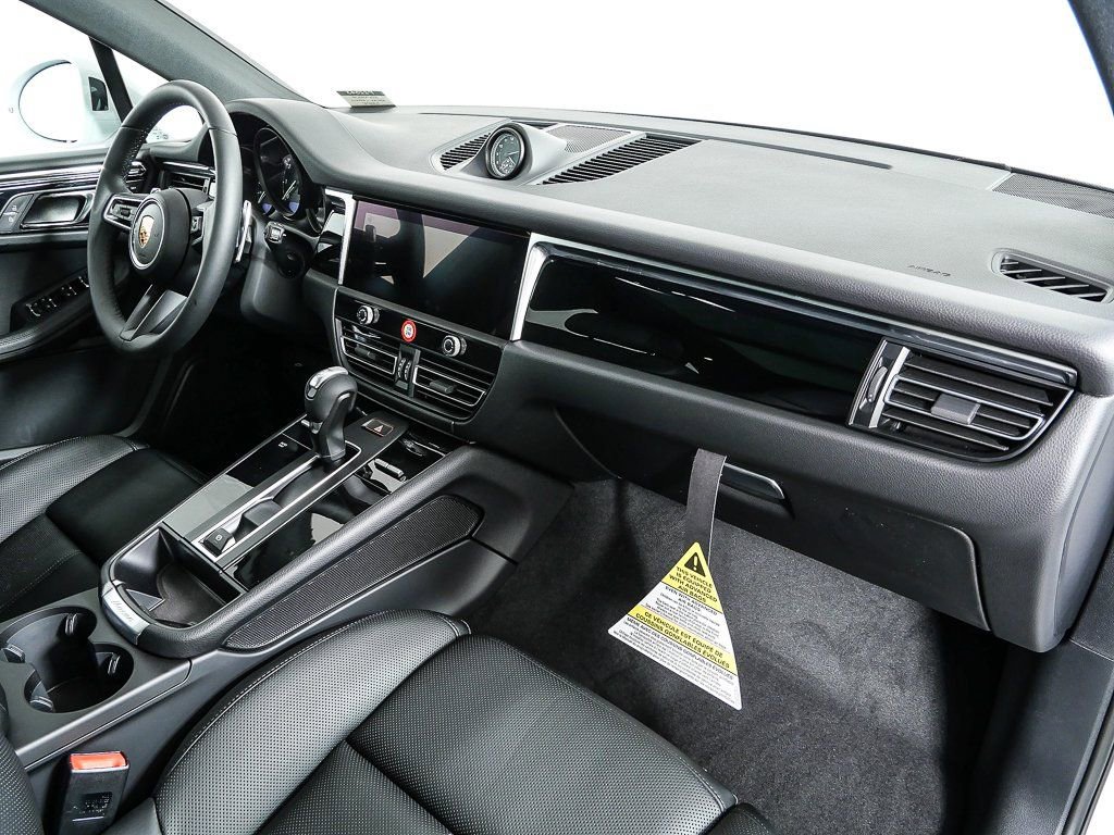 New 2026 Porsche Macan image 26