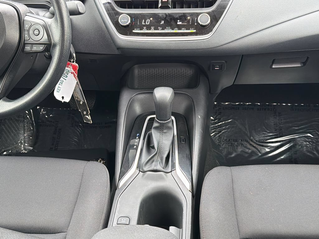 Used 2025 Toyota Corolla LE FWD image 13