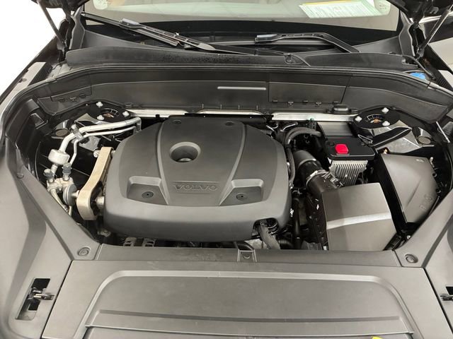 Used 2022 Volvo XC90 T5 Momentum image 11