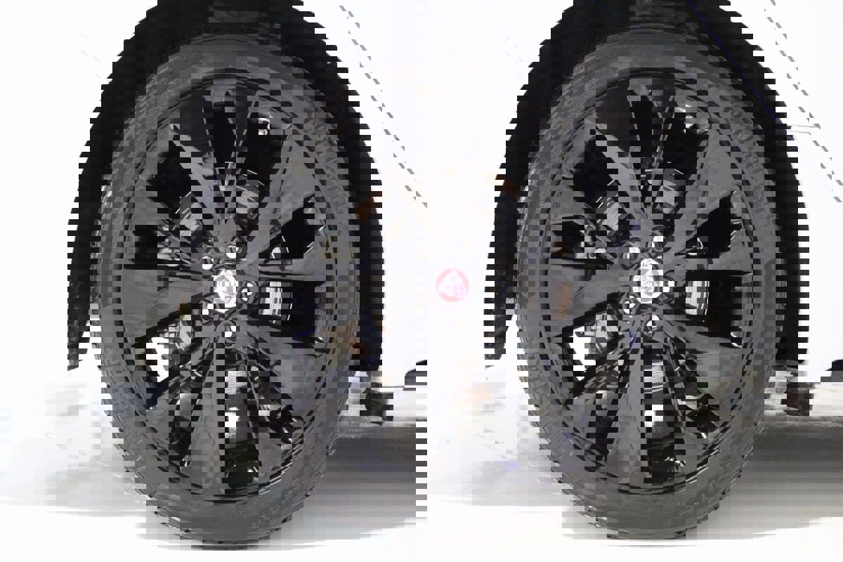 Used 2021 Jaguar XF R-Dynamic SE image 77