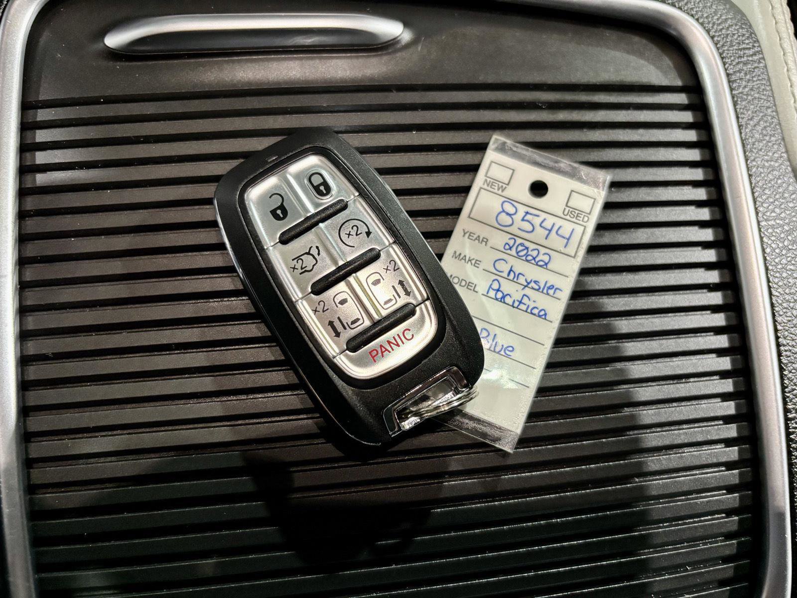 Used 2022 Chrysler Pacifica Limited image 42