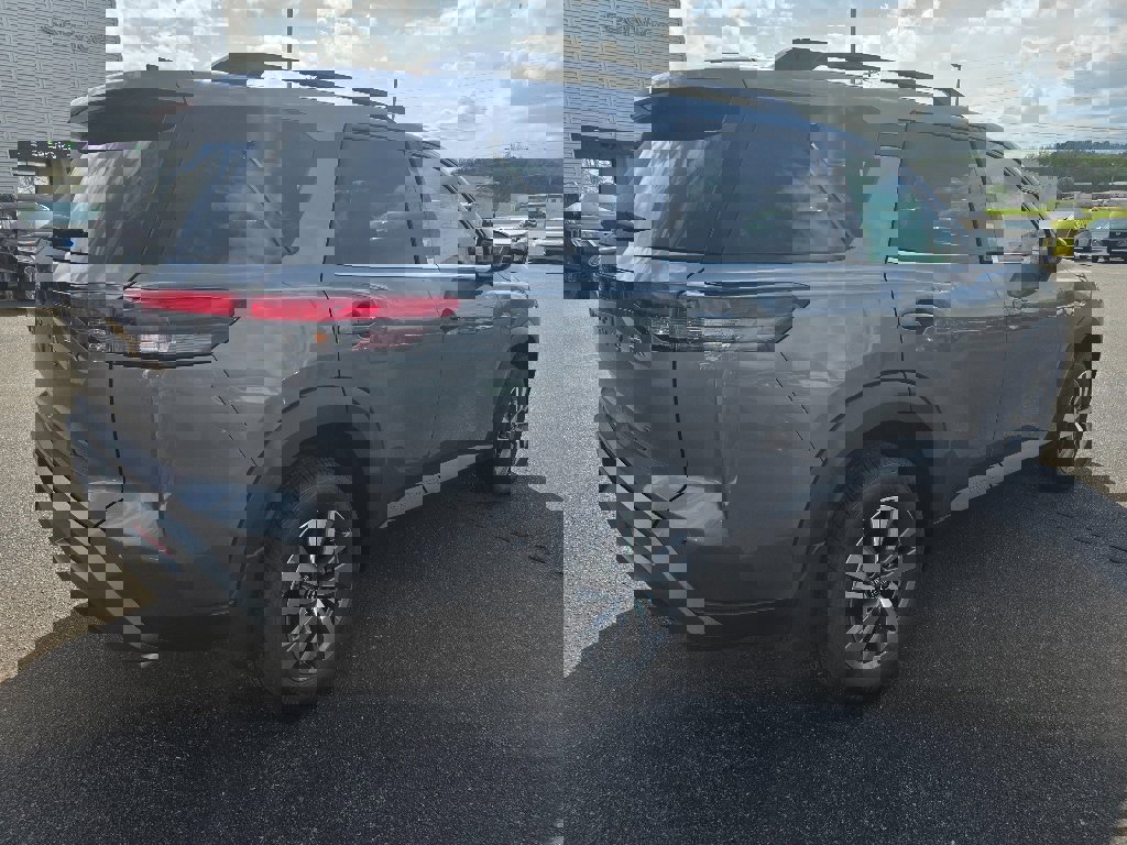 New 2026 Nissan Pathfinder SL image 3