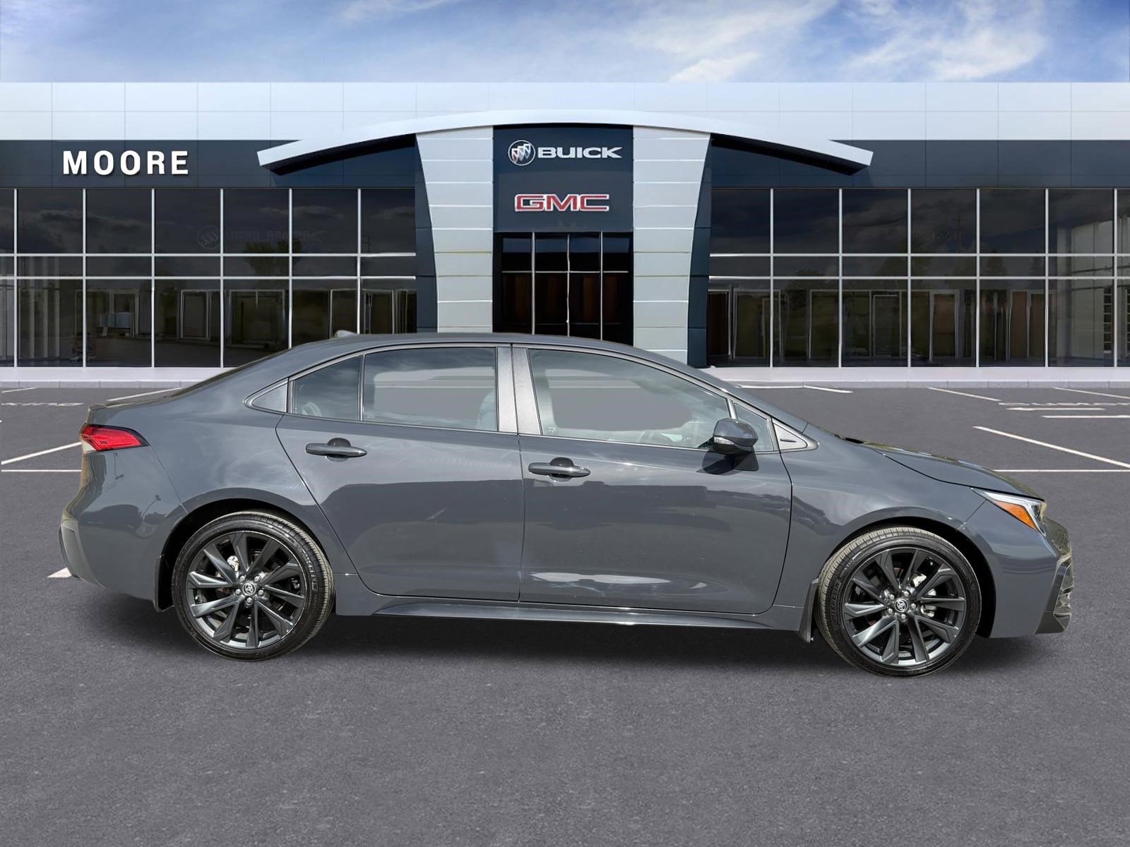 Used 2025 Toyota Corolla SE FWD image 4