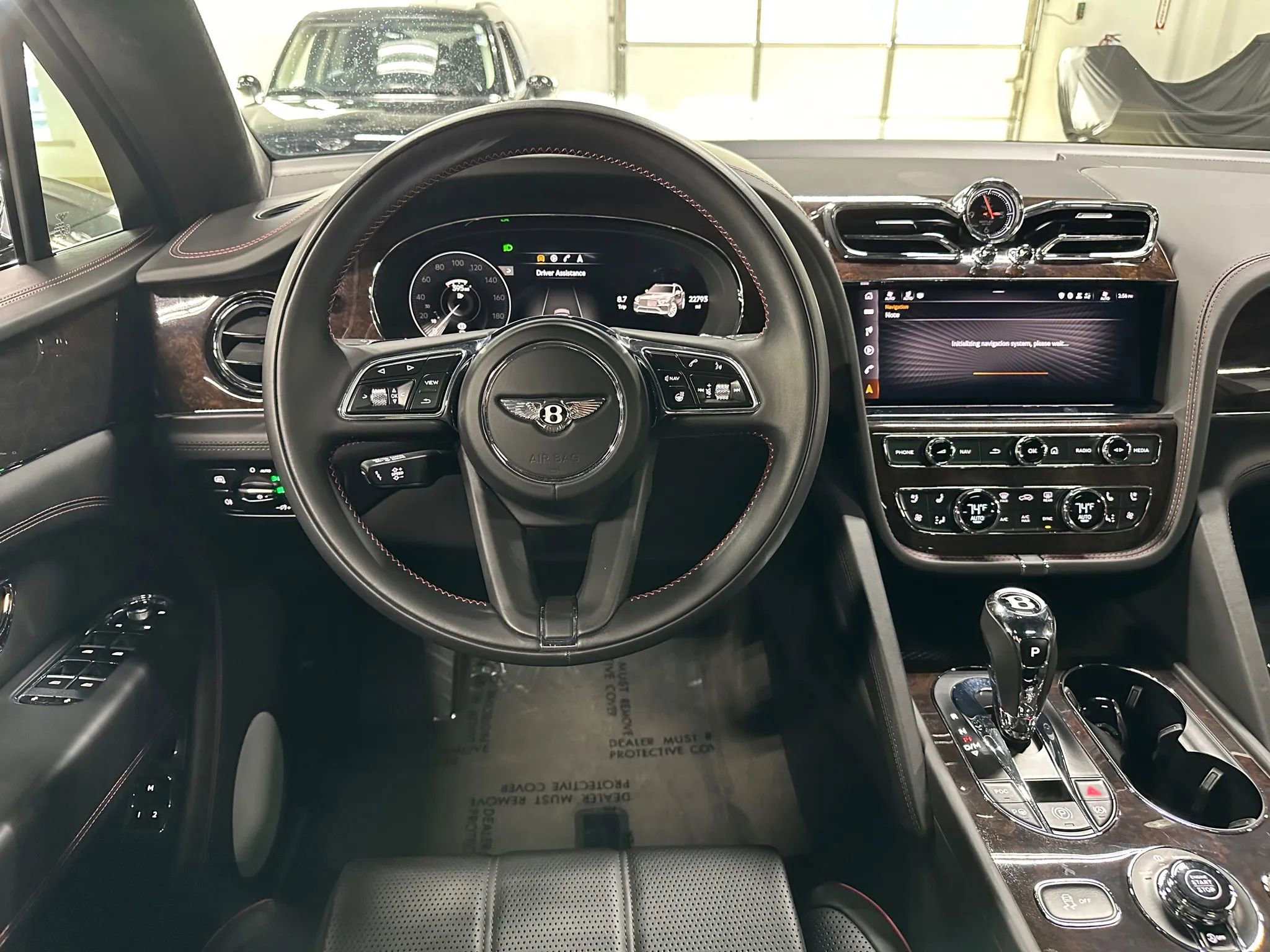 Used 2021 Bentley Bentayga image 14