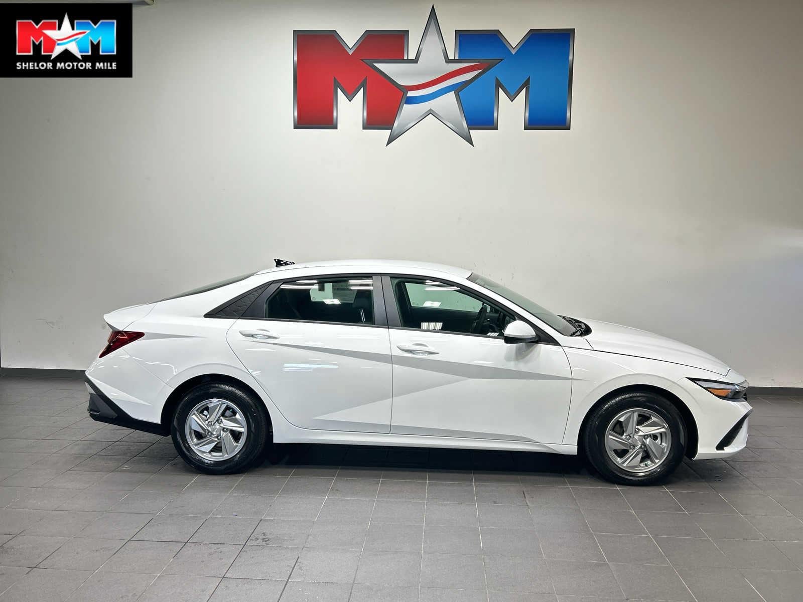 New 2026 Hyundai Elantra SE FWD image 1
