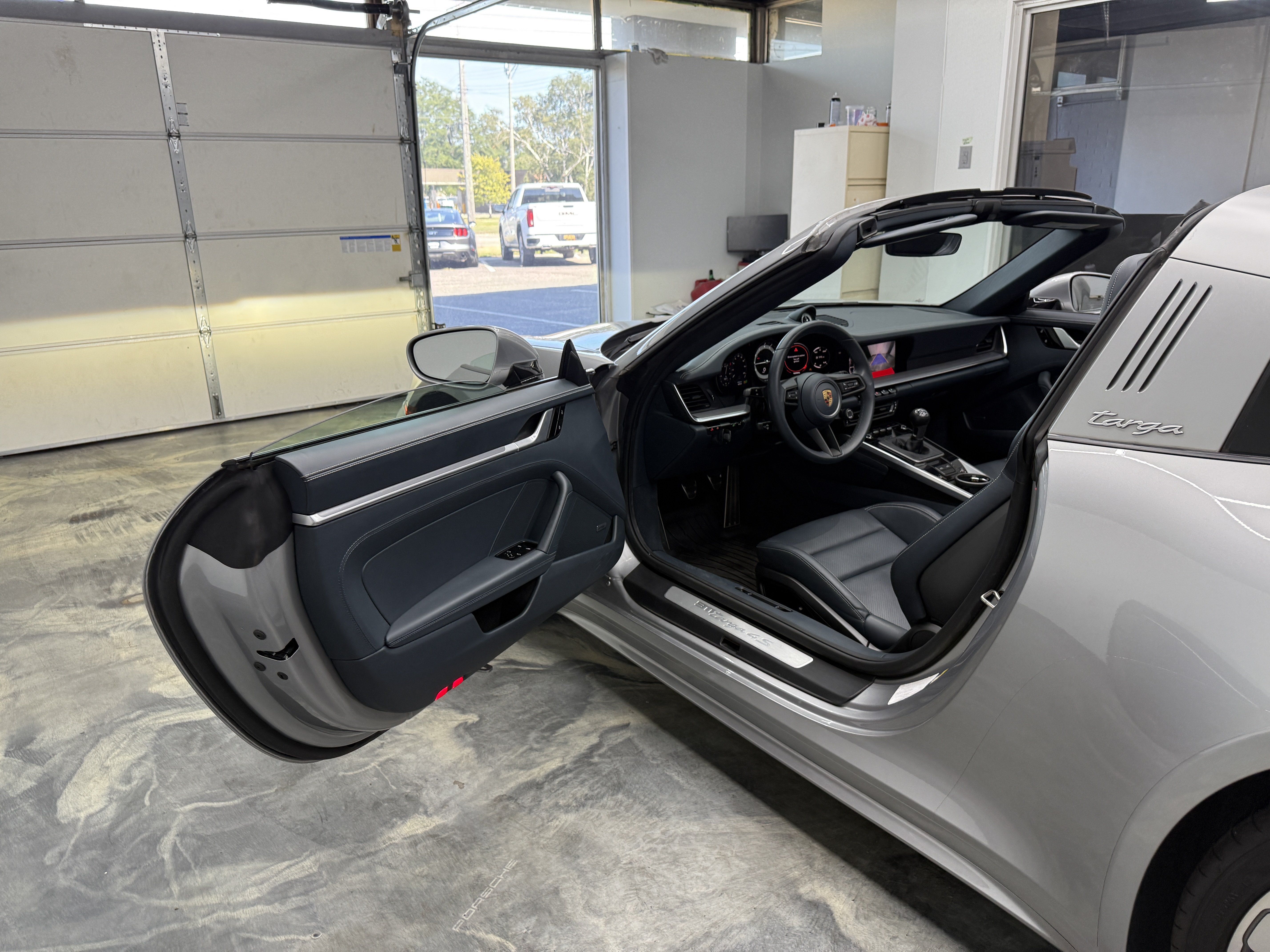 Used 2021 Porsche 911 Targa 4S AWD/4WD image 9