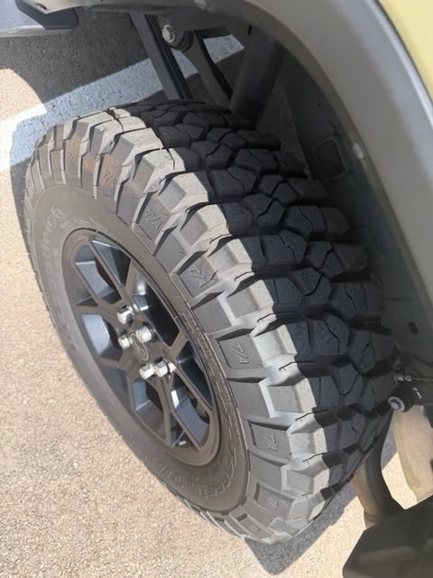 Used 2025 Jeep Gladiator Sport AWD/4WD image 7