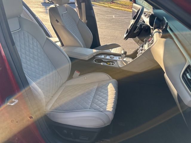 Used 2023 Genesis G70 3.3T w/ Sport Prestige Package image 28