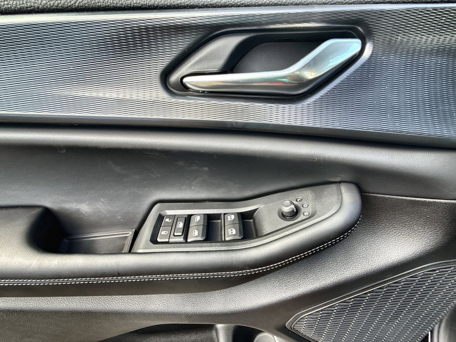 New 2025 Jeep Grand Cherokee Laredo X w/ Luxury Tech Group I image 15