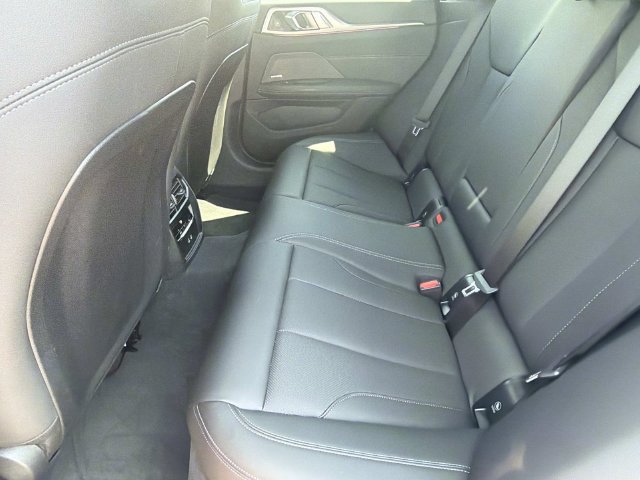 Used 2025 BMW M440i RWD image 21