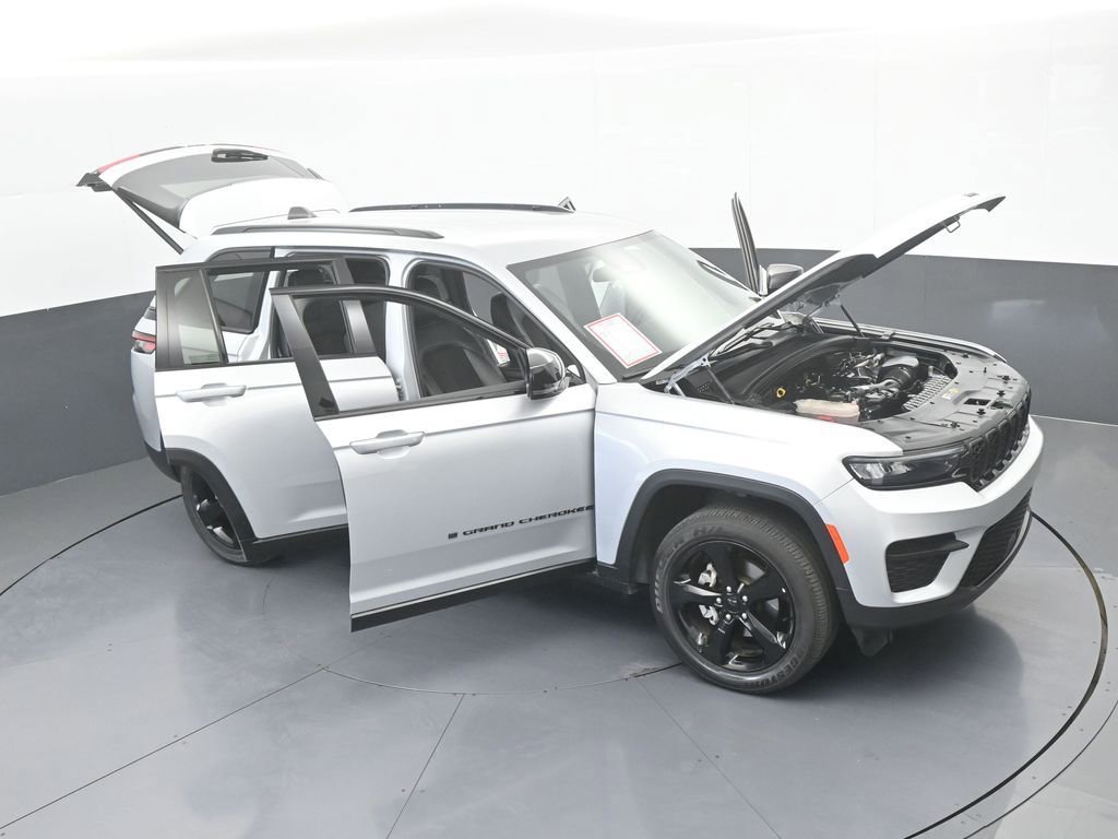 Used 2023 Jeep Grand Cherokee Altitude AWD/4WD image 73