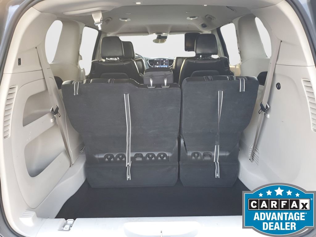 Used 2023 Chrysler Pacifica Touring-L image 25