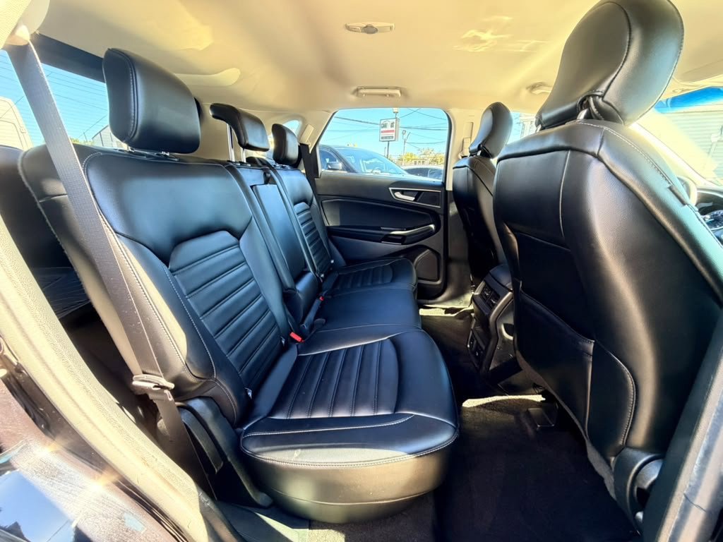 Used 2019 Ford Edge SEL w/ Equipment Group 201A AWD/4WD image 22